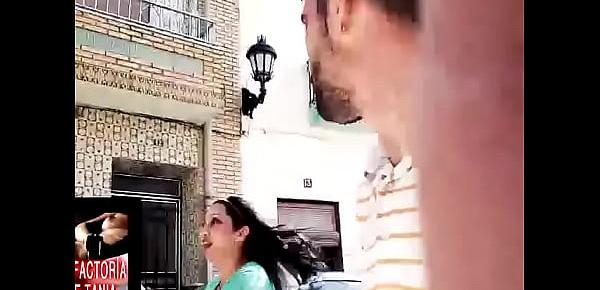  Pareja pillada por los vecinos del pueblo mientras follan